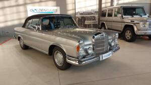 Image 8/60 of Mercedes-Benz 280 SE (1969)