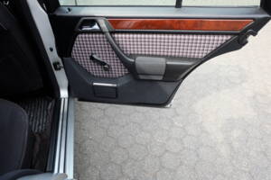 Imagen 36/75 de Mercedes-Benz E 280 T (1994)