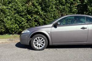 Image 3/9 of Renault Mégane CC 2.0 16V (2004)