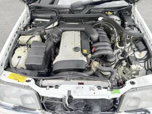 Imagen 25/41 de Mercedes-Benz E 320 (1995)