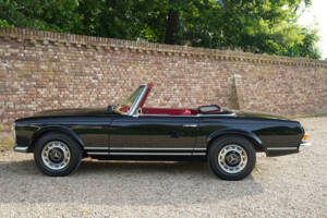 Image 38/50 de Mercedes-Benz 280 SL (1969)