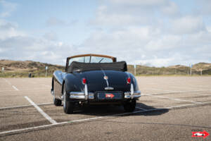 Immagine 17/47 di Jaguar XK 140 DHC (1956)