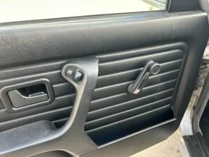 Image 7/8 of BMW 318i Touring (1993)