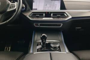 Bild 7/9 von BMW X5 xDrive45e (2022)