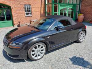 Image 2/15 of Audi TT 1.8 T (2003)