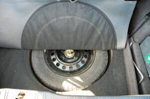 Afbeelding 22/25 van BMW 320i (1990)