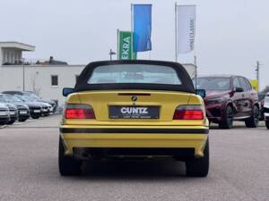 Bild 29/54 von BMW 320i (1999)
