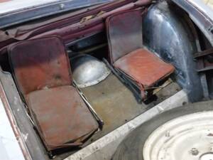 Image 4/24 de Triumph 2000 Roadster (1948)