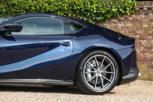 Image 15/50 of Ferrari 812 Superfast (2020)