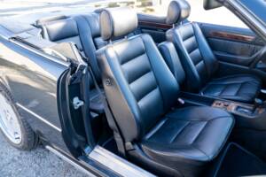 Bild 38/49 von Mercedes-Benz 300 CE-24 (1993)