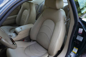 Image 30/50 of Jaguar XKR (2001)