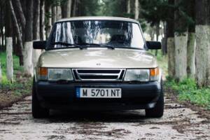 Image 2/50 of Saab 900 (1992)