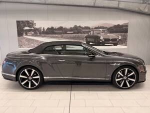 Image 9/22 of Bentley Continental GTC V8 S (2017)