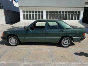 Image 4/8 of Mercedes-Benz 190 E 1.8 (1992)