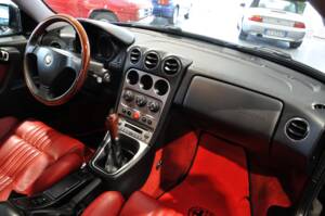Immagine 38/39 di Alfa Romeo GTV 2.0 JTS (2005)