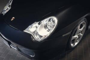 Bild 3/15 von Porsche 911 Carrera 4S (2003)