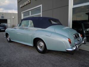 Afbeelding 6/21 van Bentley S3 Mulliner Park Ward DHC (1965)