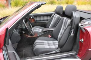 Afbeelding 15/24 van Mercedes-Benz 500 SL (1991)