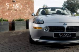 Image 40/84 of BMW Z8 (2001)