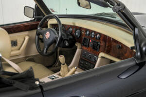 Immagine 33/50 di MG RV8 (1991)