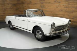 Image 1/8 of Peugeot 404 Convertible (1966)