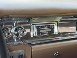Imagen 13/34 de Cadillac 62 Sedan DeVille (1957)