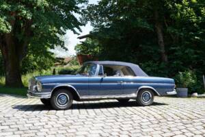Image 4/13 of Mercedes-Benz 300 SE (1967)