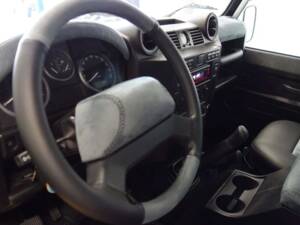 Image 12/15 of Land Rover Defender 90 (2010)