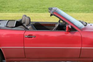Image 43/50 of Mercedes-Benz E 220 (1994)