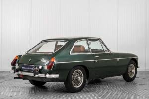 Image 2/50 of MG MGB GT (1973)