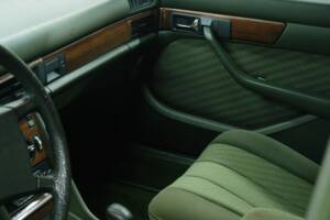 Bild 39/50 von Mercedes-Benz 280 SE (1984)