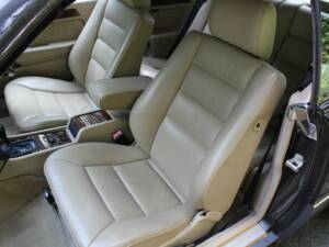 Image 15/22 of Mercedes-Benz E 320 (1994)