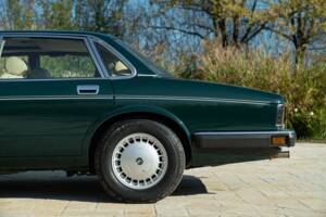 Bild 21/50 von Daimler XJ 6 4.0 (1991)