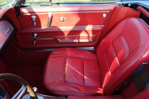 Immagine 14/35 di Chevrolet Corvette Sting Ray Convertible (1965)