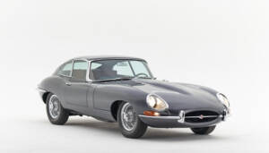 Image 2/97 of Jaguar Type E 4.2 (1966)