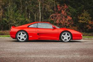 Image 5/50 de Ferrari F 355 Berlinetta (1998)