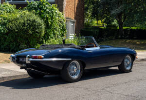 Image 3/24 of Jaguar E-Type 3.8 (1963)