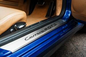 Bild 37/51 von Porsche 911 Carrera 4 GTS (2011)