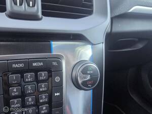 Imagen 27/42 de Volvo V40 D4 R-Design (2014)