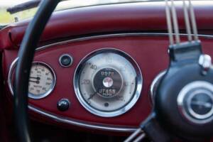 Image 16/50 of Austin-Healey 3000 Mk II (BJ7) (1962)