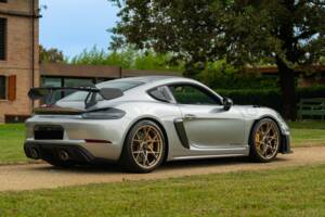 Obraz 7/98 pojazdu Porsche 718 Cayman GT4 RS Weissach (2024)