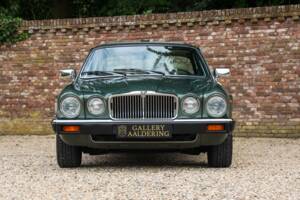 Image 37/50 of Jaguar XJ 6 4.2 (1985)