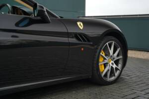 Imagen 37/50 de Ferrari California (2011)