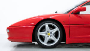 Bild 4/39 von Ferrari F 355 Berlinetta (1997)