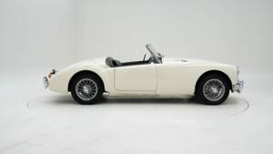 Image 6/15 of MG MGA 1600 (1962)