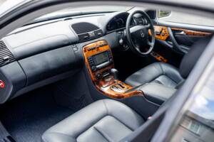 Image 8/36 of Mercedes-Benz CL 500 (2004)