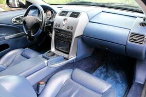 Immagine 13/15 di Aston Martin V12 Vanquish (2004)