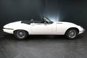 Image 7/49 de Jaguar Type E V12 (1974)