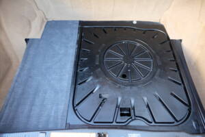 Image 53/63 of Mercedes-Benz 300 CE (1991)