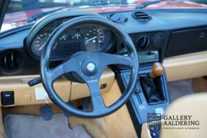 Immagine 31/50 di Alfa Romeo 2.0 Spider (1991)